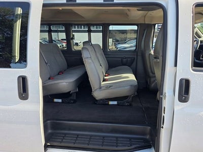 2024 Chevrolet Express Passenger 3500 1LT