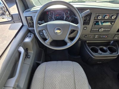 2024 Chevrolet Express Passenger 3500 1LT