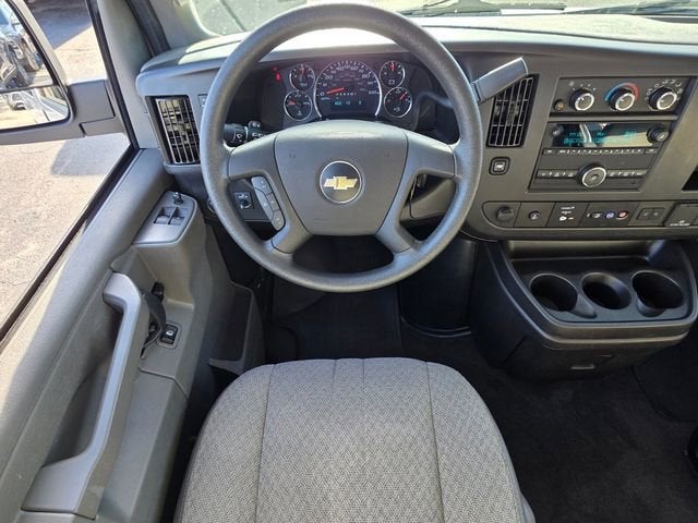 2024 Chevrolet Express Passenger 3500 1LT