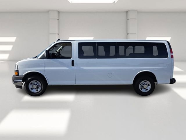 2024 Chevrolet Express Passenger 3500 1LT