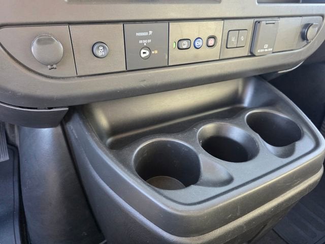 2024 Chevrolet Express Passenger 3500 1LT