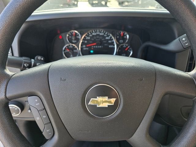 2024 Chevrolet Express Passenger 3500 1LT