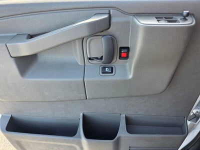 2024 Chevrolet Express Passenger 3500 1LT