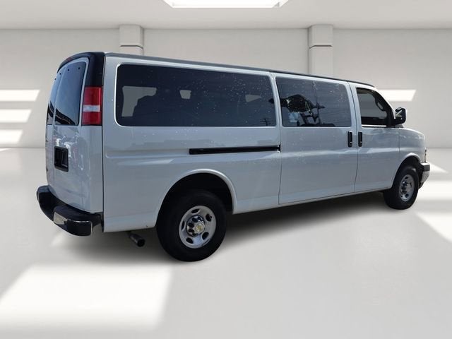 2024 Chevrolet Express Passenger 3500 1LT