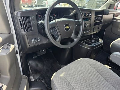 2024 Chevrolet Express Passenger 3500 1LT