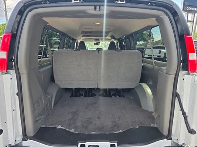 2024 Chevrolet Express Passenger 3500 1LT