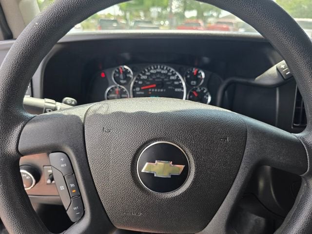 2024 Chevrolet Express Passenger 3500 1LT