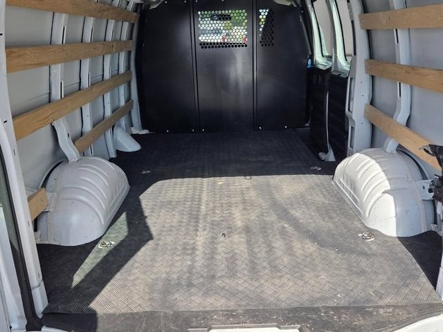 2025 Chevrolet Express Cargo Work Van - Photo 13