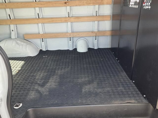 2025 Chevrolet Express Cargo Work Van - Photo 14