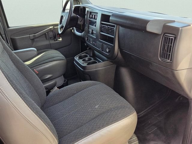 2025 Chevrolet Express Cargo Work Van - Photo 15