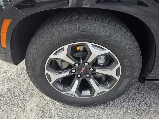 2025 GMC Yukon AT4 Ultimate - Photo 9