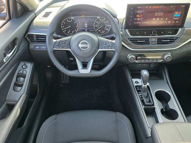 2025 Nissan Altima SV - Photo 11