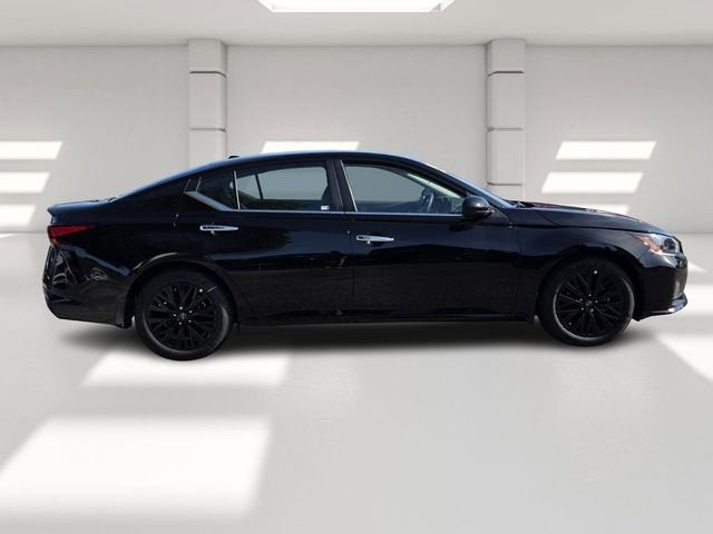 2025 Nissan Altima SV - Photo 6