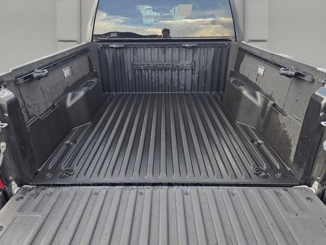 2025 Toyota Tacoma SR - Photo 16