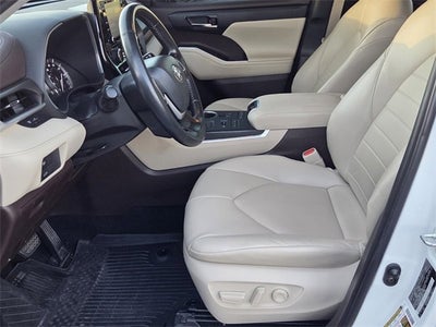 2022 Toyota Highlander XLE