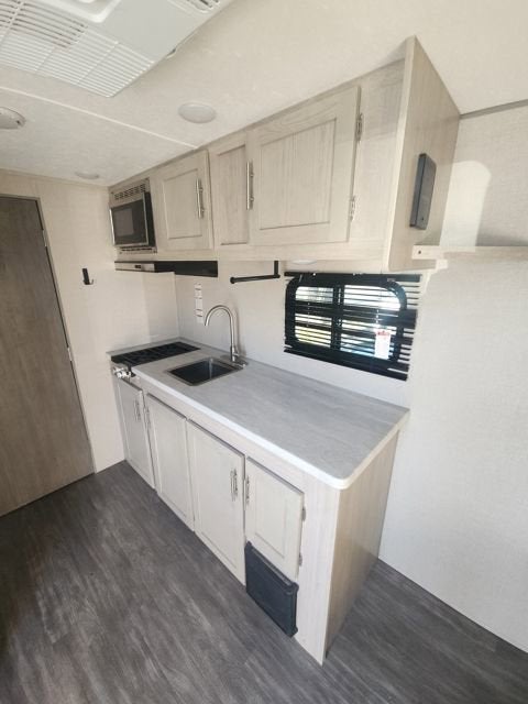 2023 FOREST RIVER AURORA 16RB Base