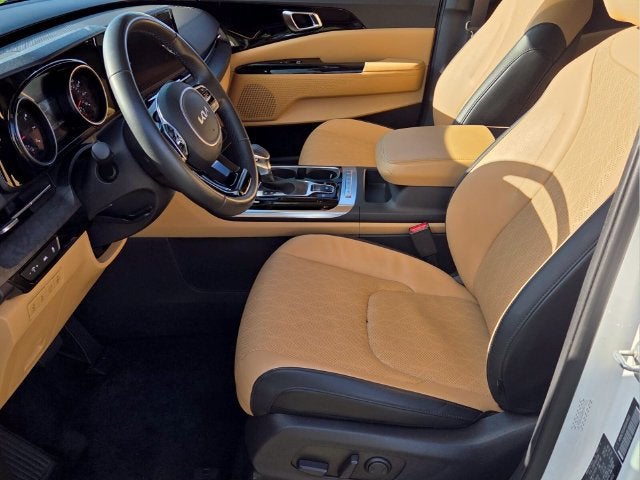 2024 Kia Carnival EX - Photo 10