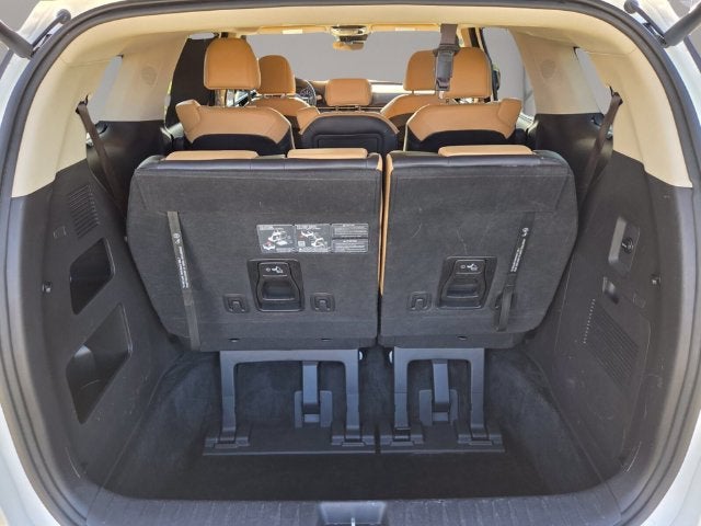 2024 Kia Carnival EX - Photo 17