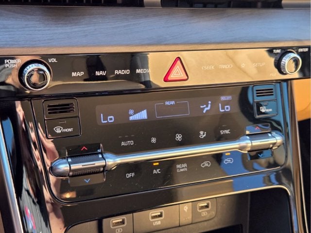 2024 Kia Carnival EX - Photo 30