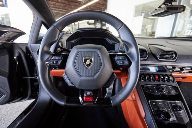 2018 LAMBORGHIN HURACAN Base