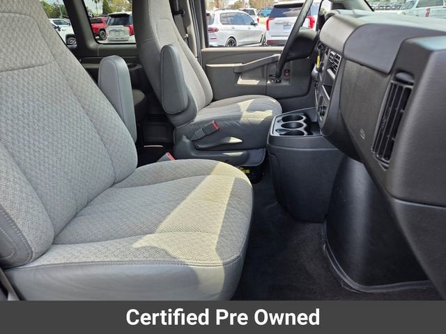 2024 Chevrolet Express Passenger 3500 1LT