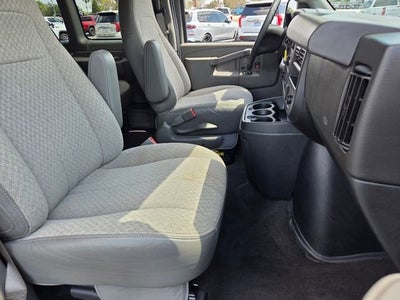 2024 Chevrolet Express Passenger 3500 1LT