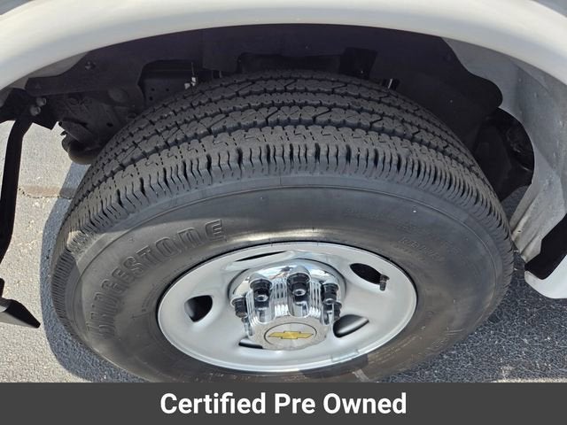 2024 Chevrolet Express Passenger 3500 1LT