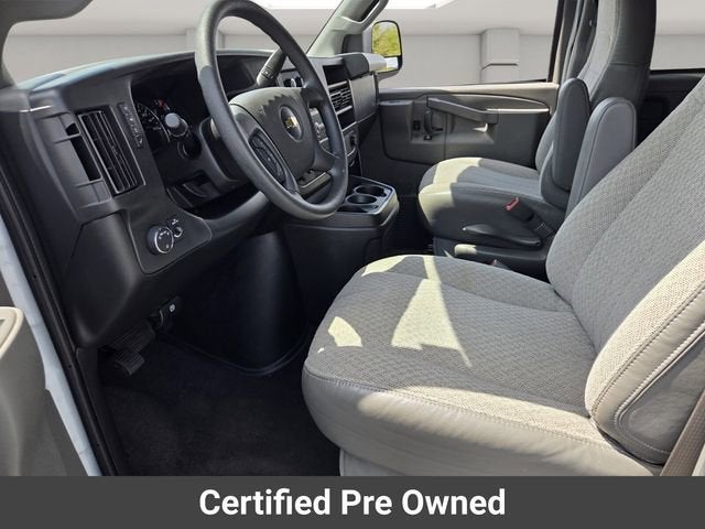 2024 Chevrolet Express Passenger 3500 1LT
