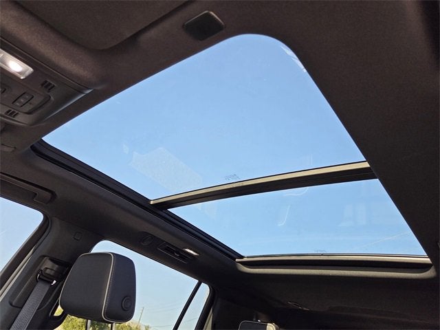 2024 GMC Yukon XL SLT