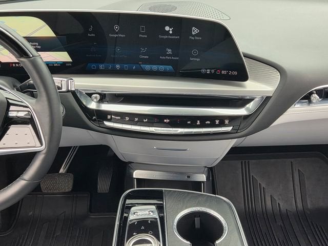 2023 Cadillac LYRIQ Luxury