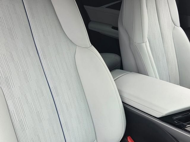 2023 Cadillac LYRIQ Luxury