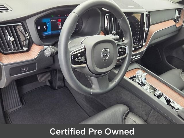 2024 Volvo XC60 Ultimate Dark Theme