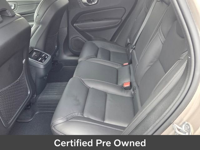 2024 Volvo XC60 Ultimate Dark Theme