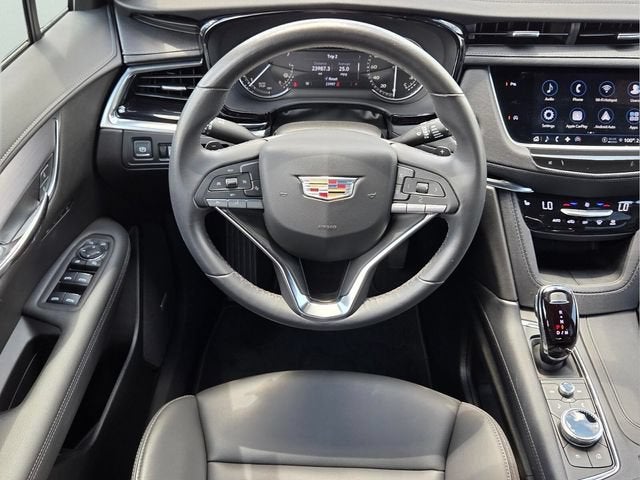 2025 Cadillac XT6 Luxury