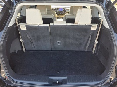 2024 Toyota Highlander LE