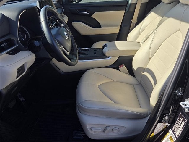 2024 Toyota Highlander LE