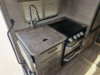 2021 Ford E-Series Cutaway Base