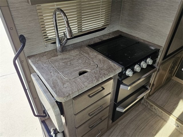 2021 Ford E-Series Cutaway Base