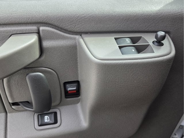 2025 Chevrolet Express Passenger 1LT