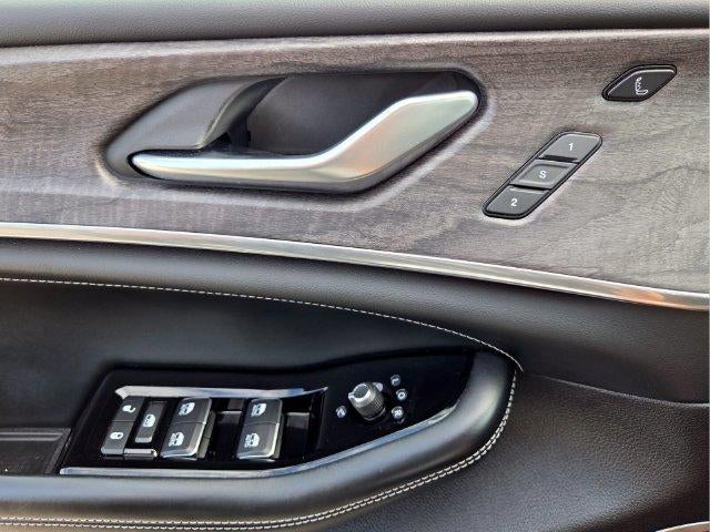 2022 Jeep Grand Cherokee Overland 4x2