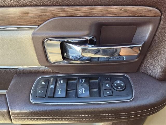 2017 RAM 1500 Laramie 4x2 Crew Cab 5'7" Box