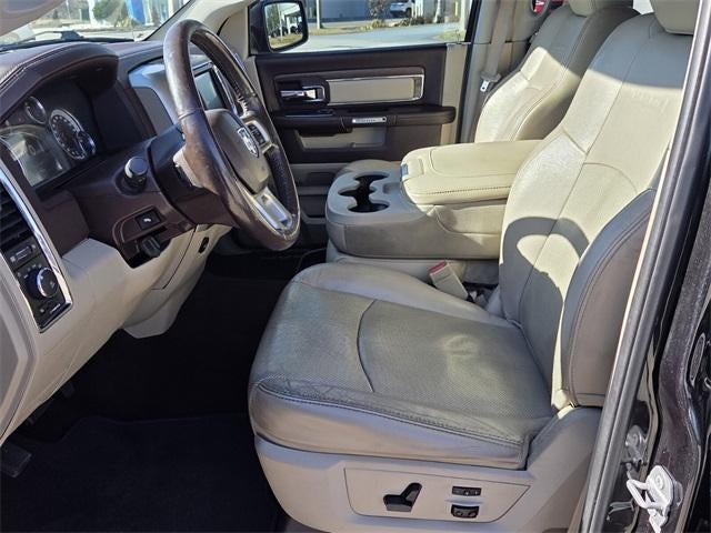 2017 RAM 1500 Laramie 4x2 Crew Cab 5'7" Box