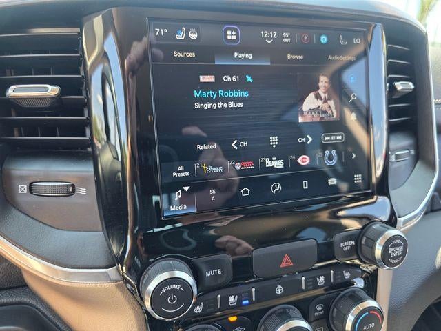 2022 RAM 1500 Laramie 4x4 Crew Cab 5'7" Box