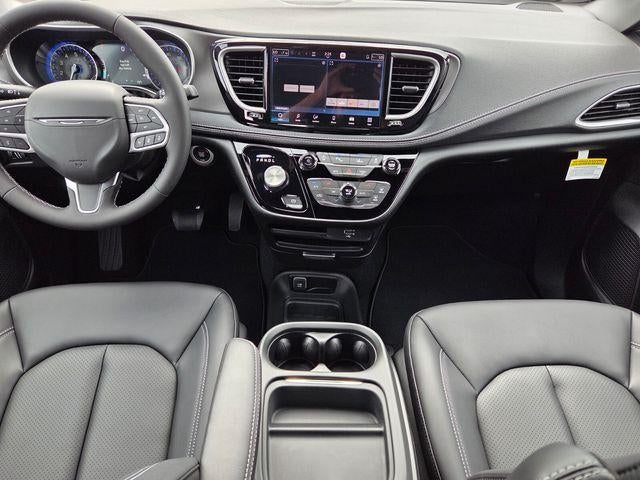 2027 Chrysler Pacifica Select FWD