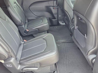 2027 Chrysler Pacifica Select FWD