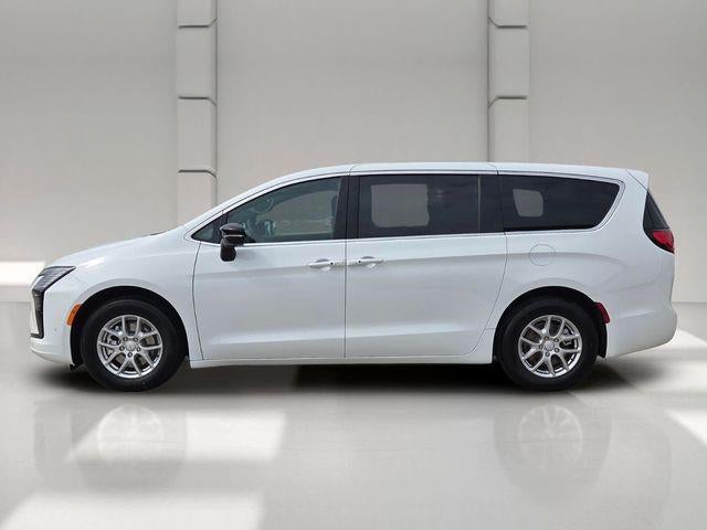 2027 Chrysler Pacifica Select FWD