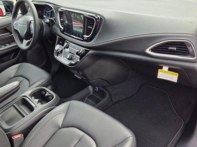 2027 Chrysler Pacifica Select FWD