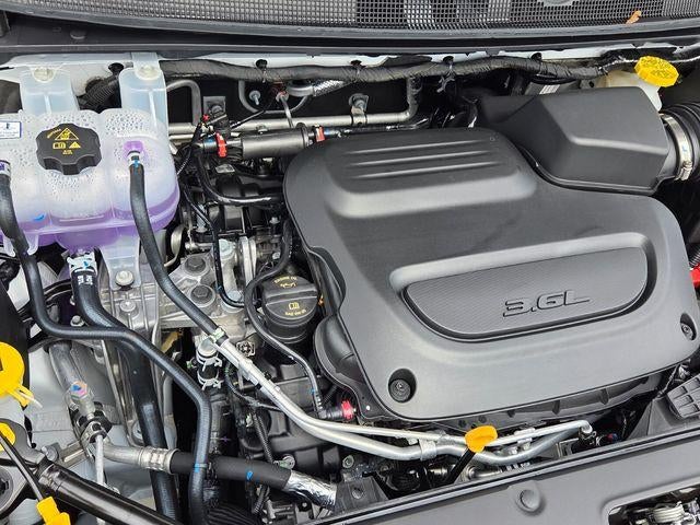 2027 Chrysler Pacifica Select FWD