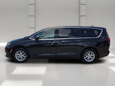 2023 Chrysler Voyager LX FWD