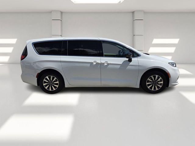 2024 Chrysler Pacifica Hybrid Select FWD